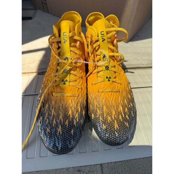 Athletic_Shoes